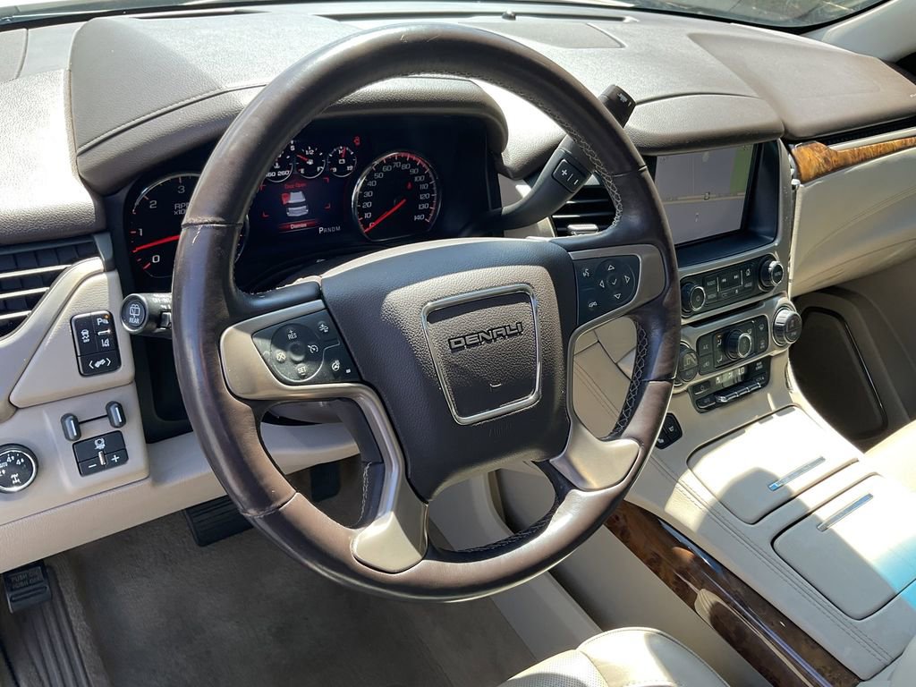 Used 2015 GMC Yukon Denali w/ Touring Package AWD/4WD image 16
