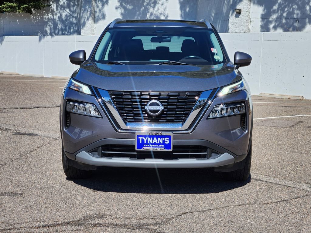 Used 2023 Nissan Rogue SV w/ SV Premium B Package image 2