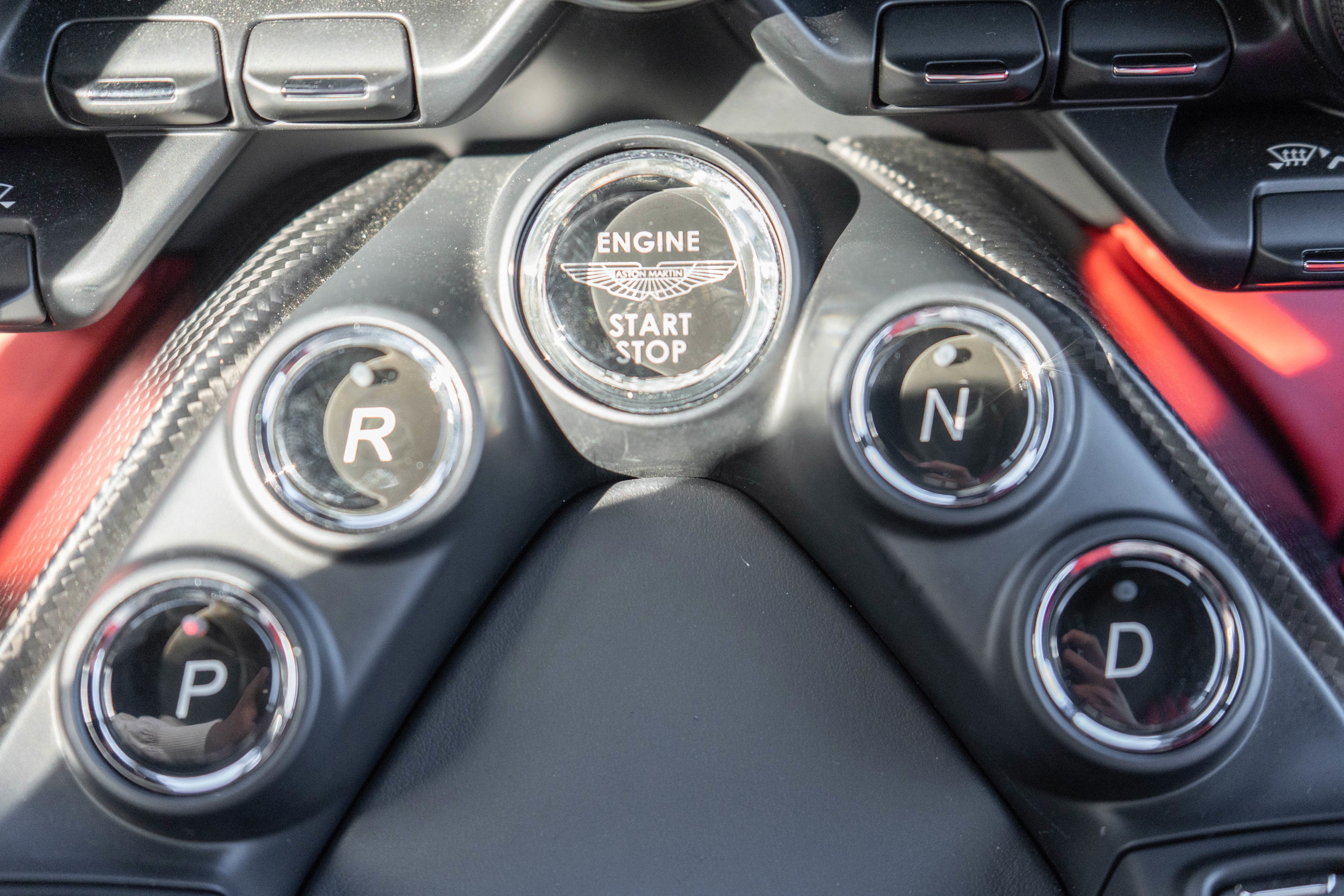 Used 2023 Aston Martin V8 Vantage Coupe image 25