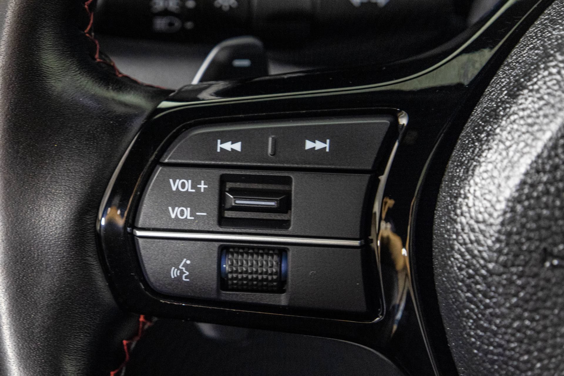 Used 2025 Honda Pilot Black Edition image 36