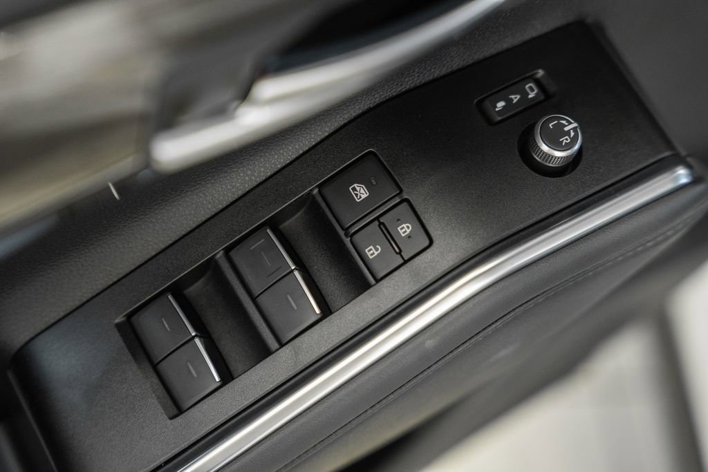 New 2026 Toyota Highlander Platinum image 45