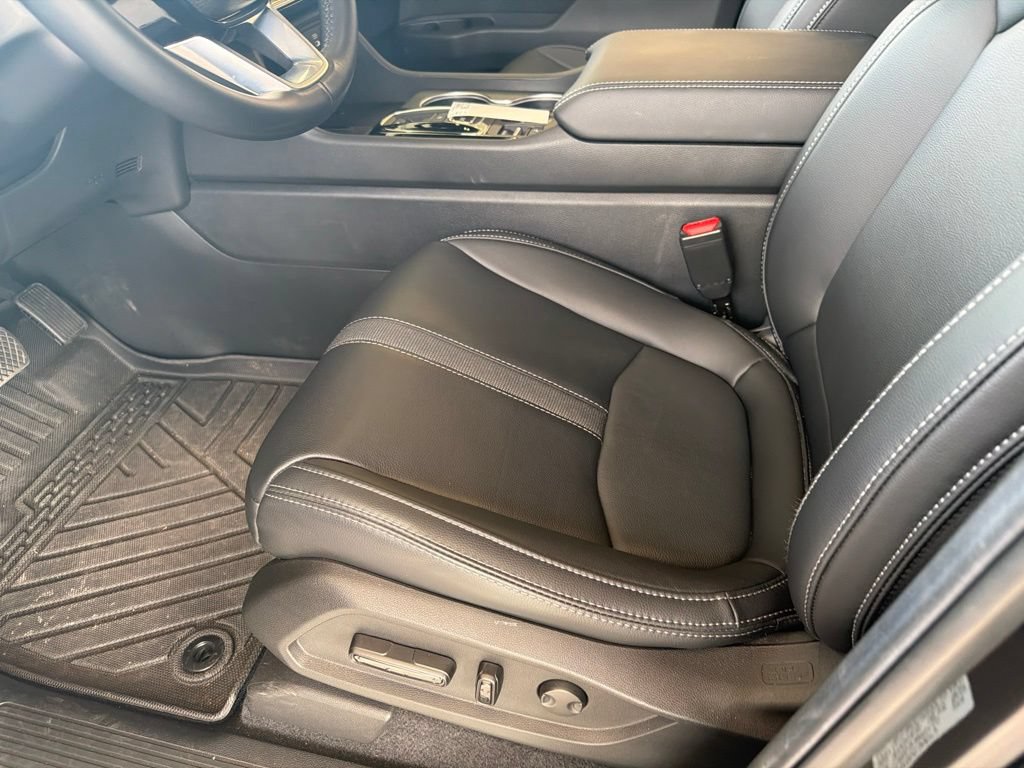 Used 2024 Honda Pilot Touring image 9