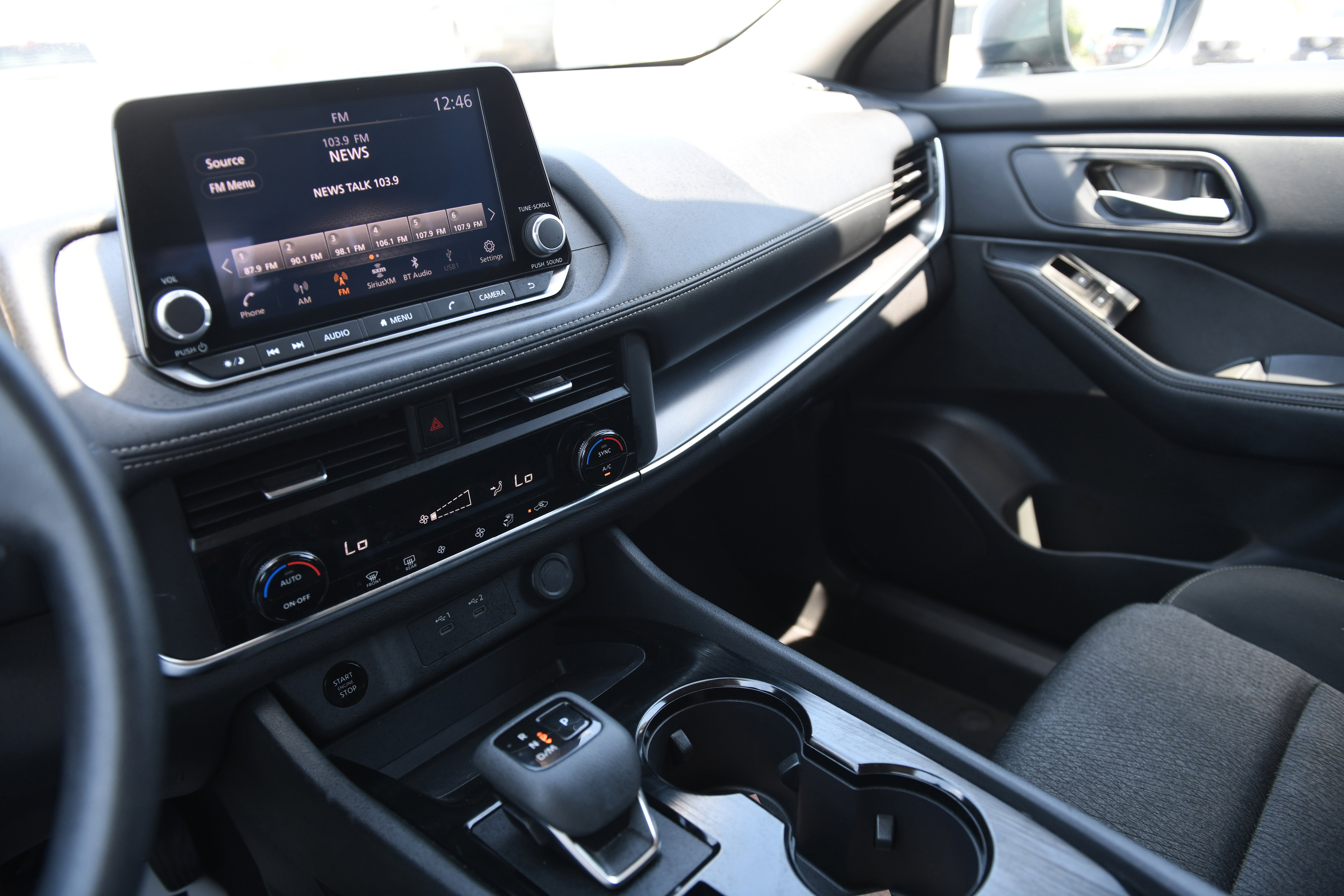 Used 2024 Nissan Rogue SV AWD/4WD image 16