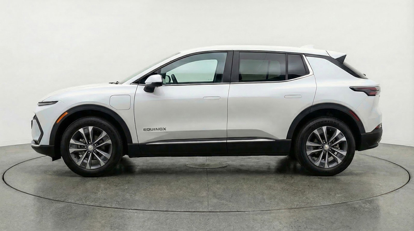 Used 2025 Chevrolet Equinox LT FWD image 5