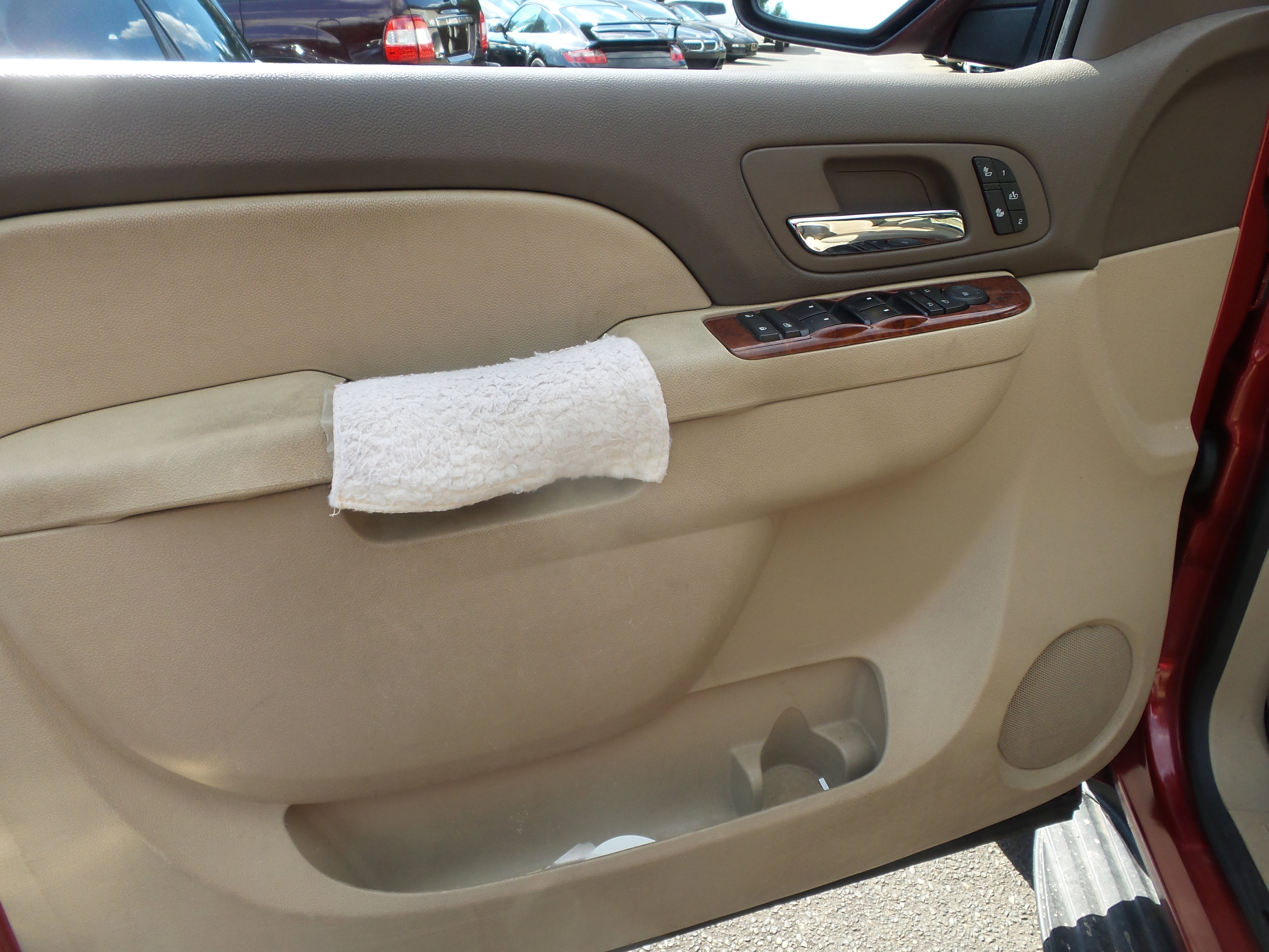 Used 2013 GMC Yukon SLT w/ SLT Chrome Package image 27