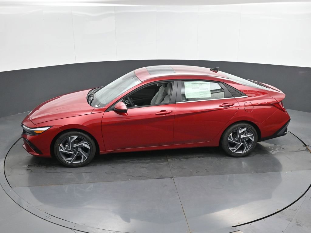 New 2025 Hyundai Elantra Limited image 43