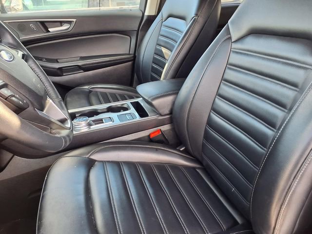 Used 2024 Ford Edge SEL image 3