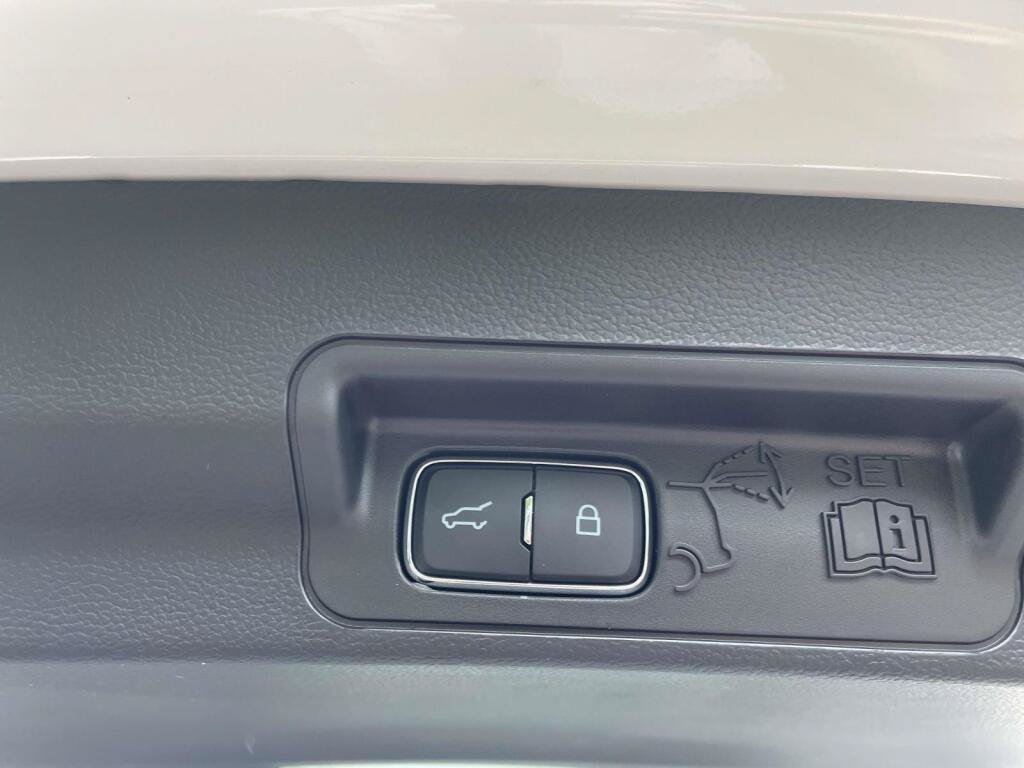 New 2026 Ford Explorer Active w/ Active Comfort Package AWD/4WD image 19