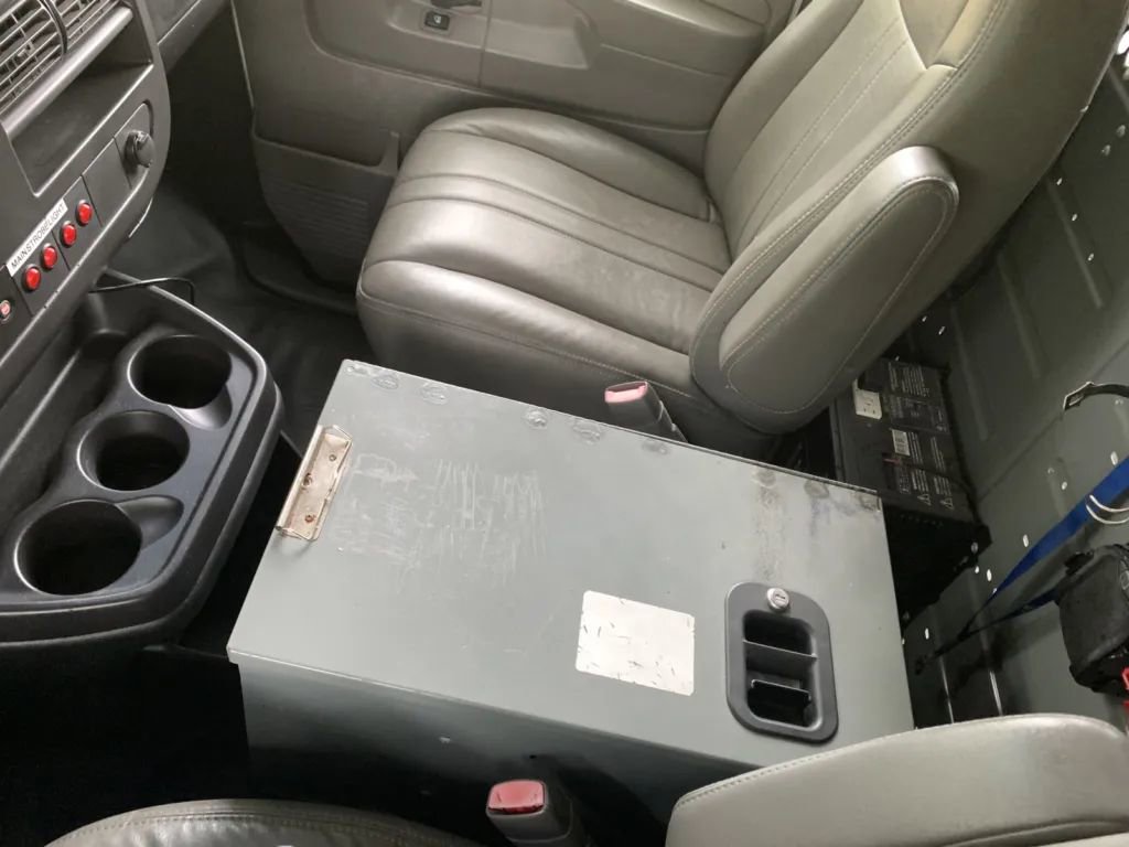 Used 2014 Chevrolet Express 2500 w/ Cold Climate Package image 11