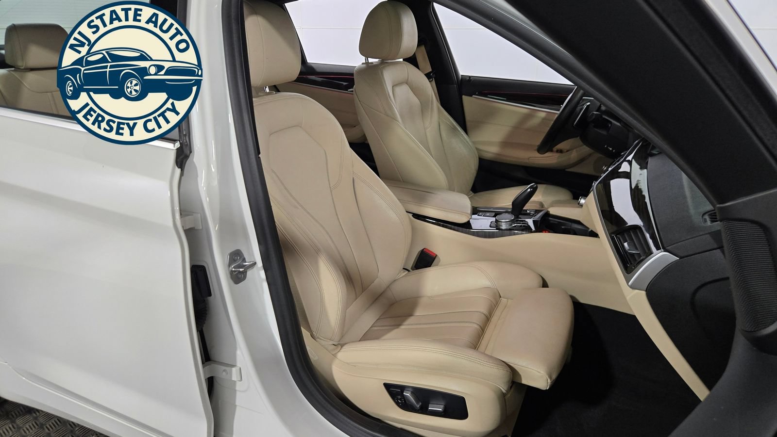 Used 2020 BMW 530i w/ Convenience Package RWD image 4