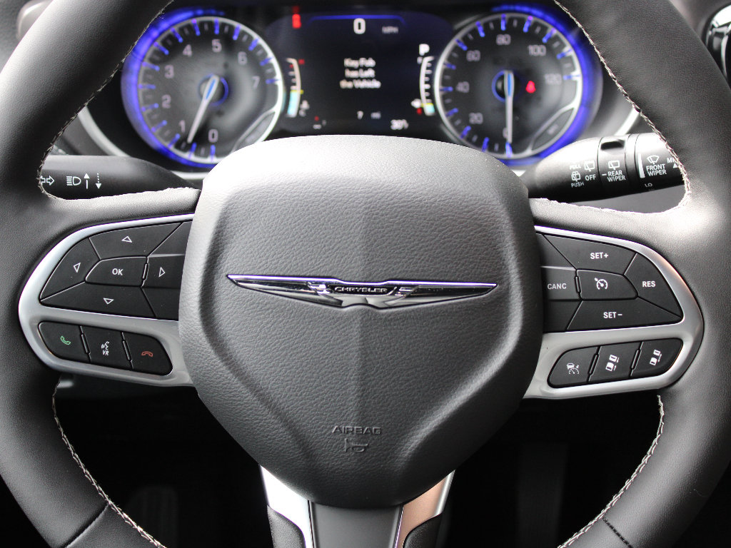 New 2026 Chrysler Pacifica Select AWD/4WD image 16