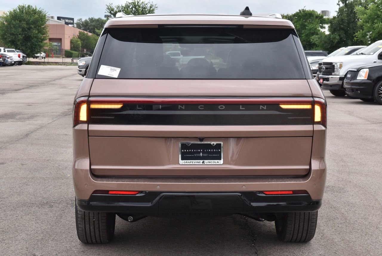 New 2026 Lincoln Navigator Black Label AWD/4WD image 8