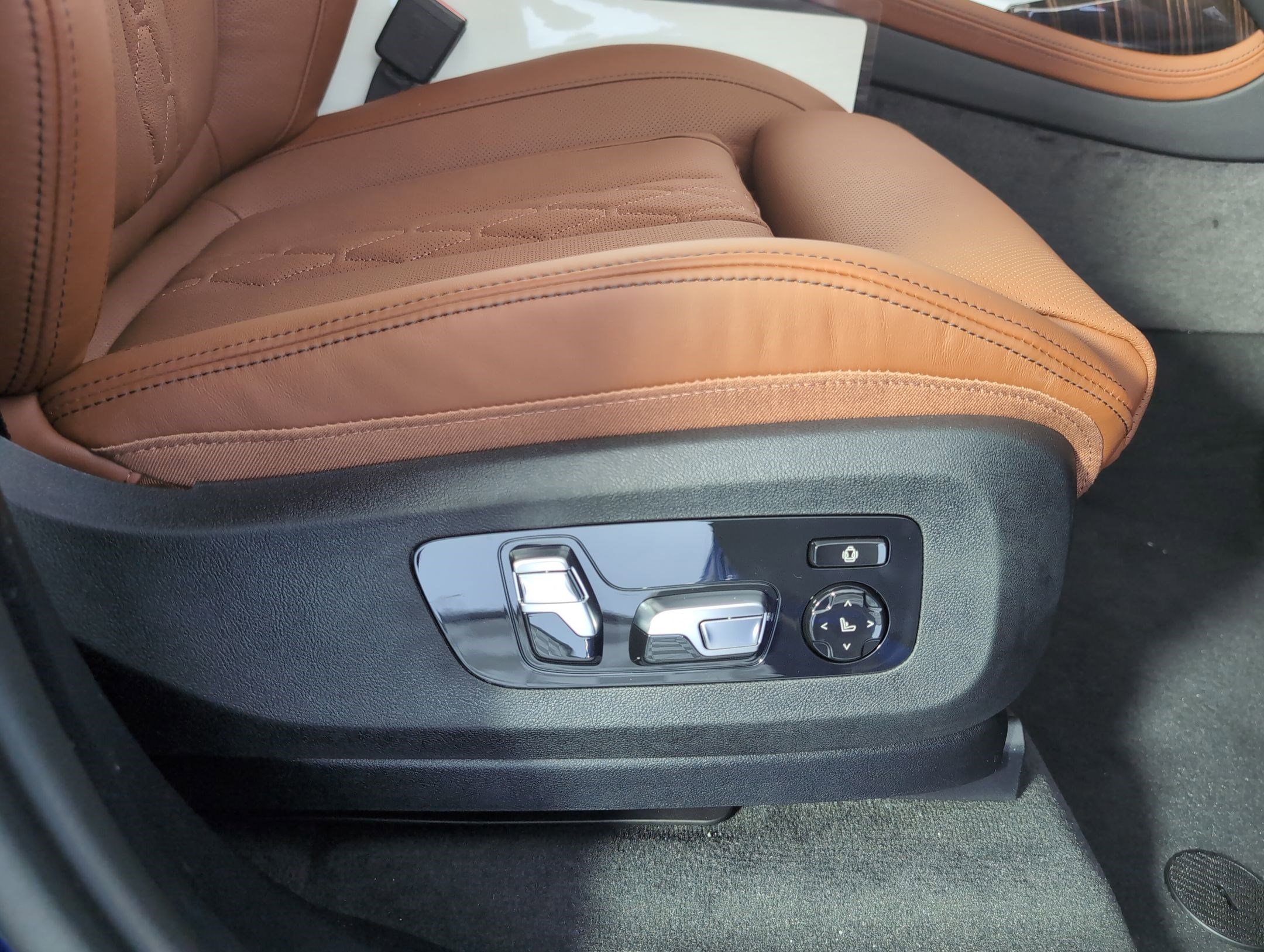 New 2026 BMW X7 M60i image 33