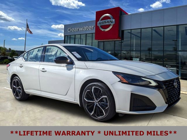 Used 2023 Nissan Altima 2.5 SR image 1