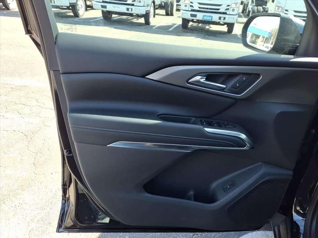 New 2026 Chevrolet Traverse LT w/ Sun and Wheel Package image 9