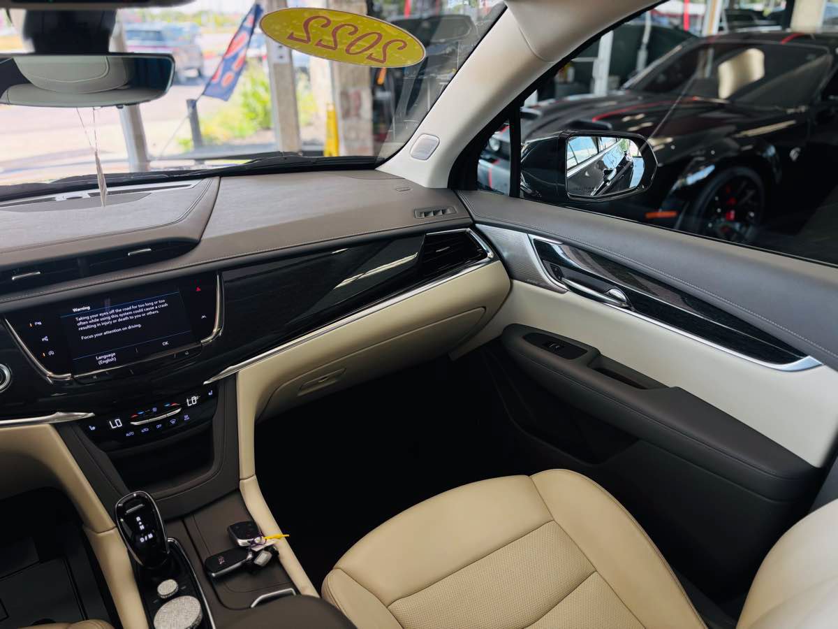 Used 2022 Cadillac XT6 Premium Luxury w/ Technology Package AWD/4WD image 51