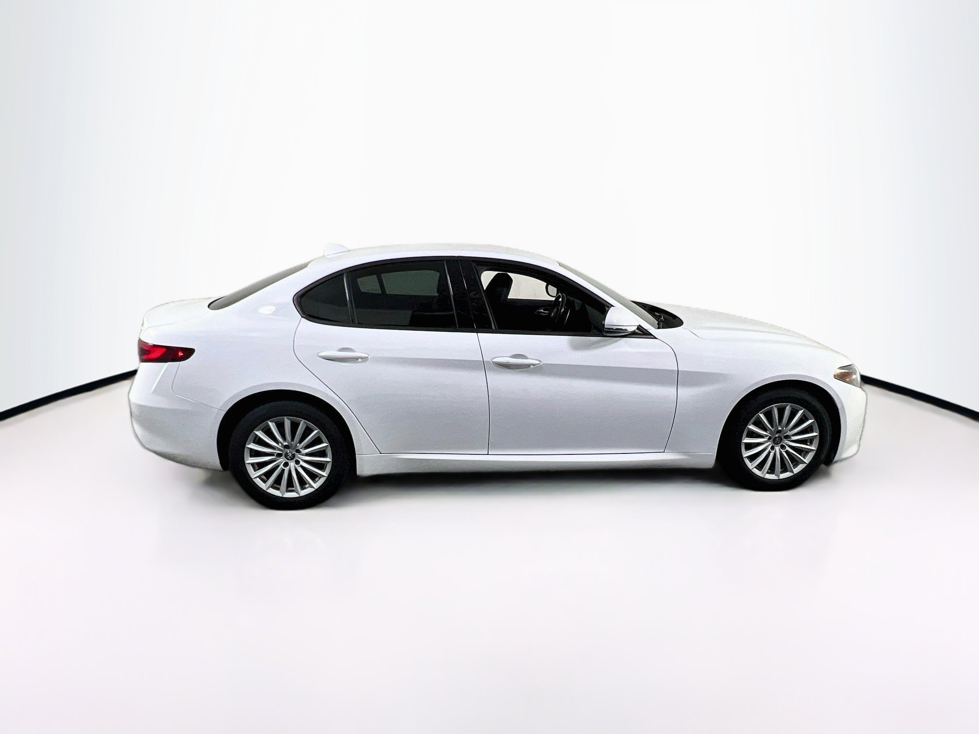 Used 2022 Alfa Romeo Giulia Sprint AWD/4WD image 4