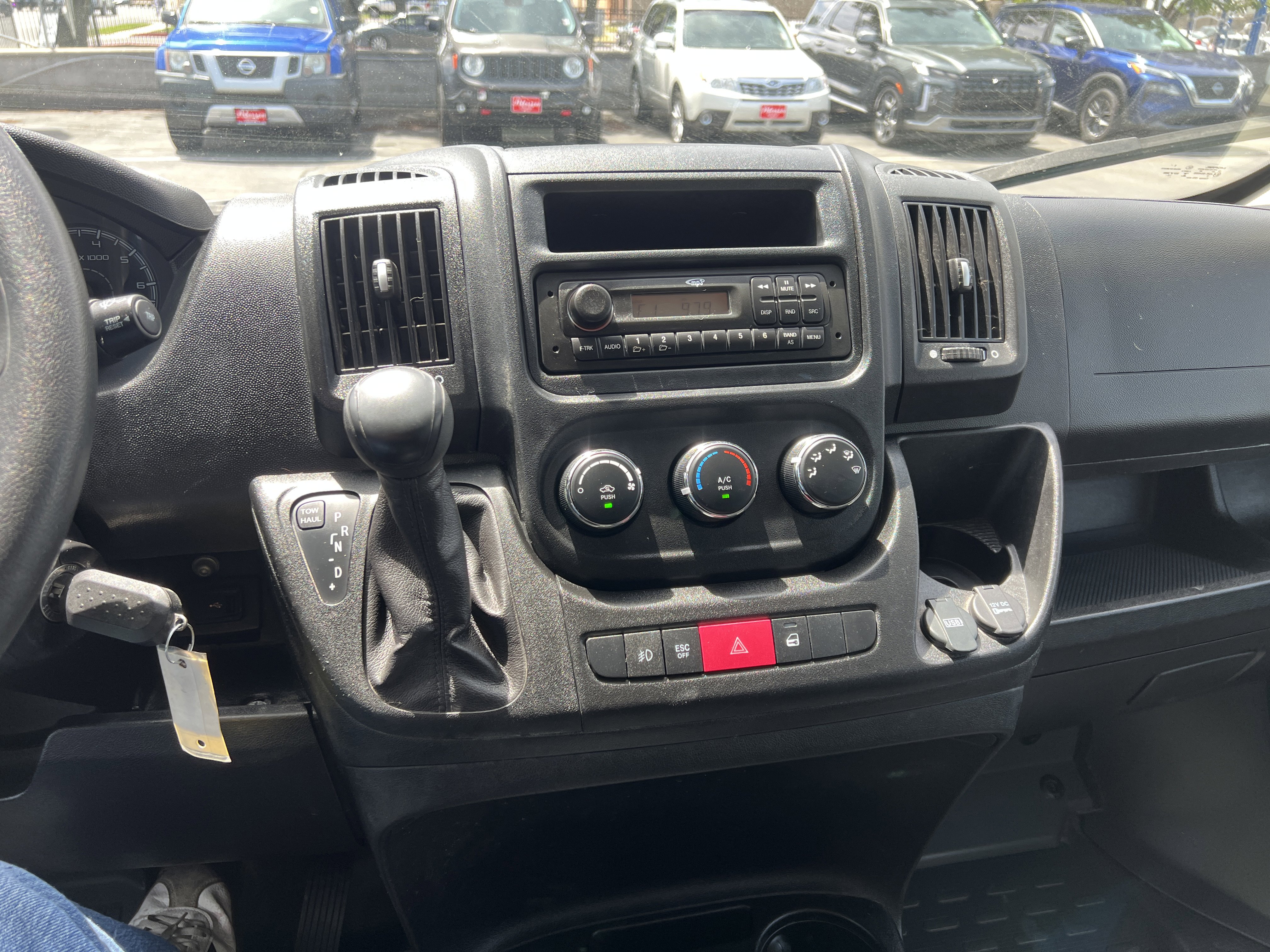 Used 2016 RAM ProMaster 2500 w/ Premium Appearance Group FWD image 28