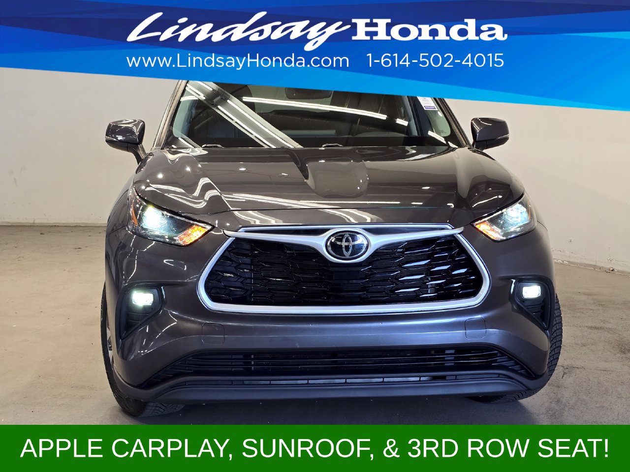 Used 2022 Toyota Highlander XLE AWD/4WD image 2