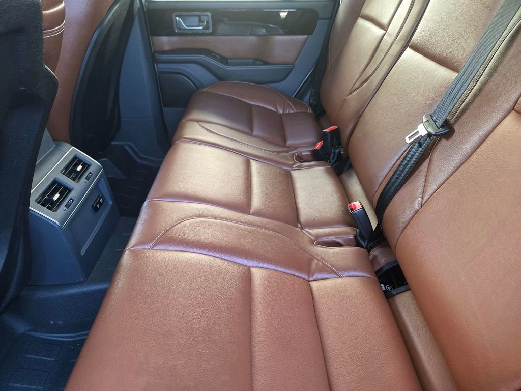 Used 2024 INEOS Grenadier Fieldmaster Edition image 9