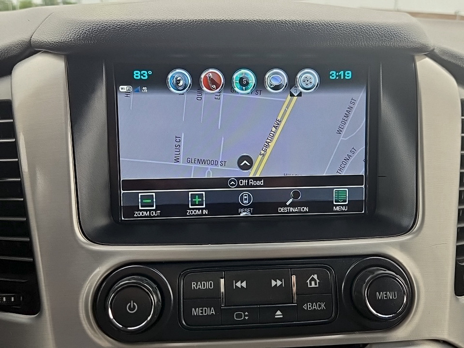 Used 2019 GMC Yukon SLT w/ Graphite Performance Edition AWD/4WD image 17