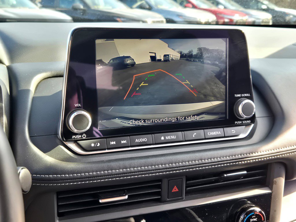 Used 2025 Nissan Rogue SV FWD image 25