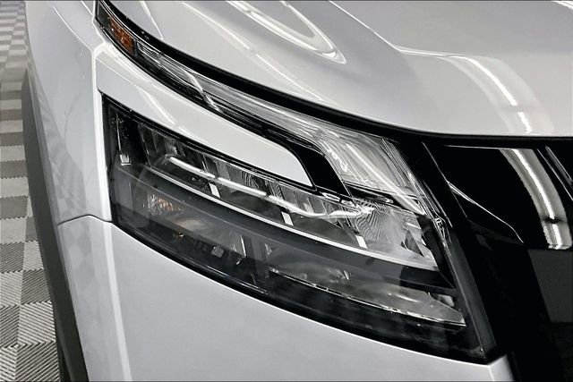 New 2025 Nissan Pathfinder Platinum w/ Lighting Package (N93) image 14