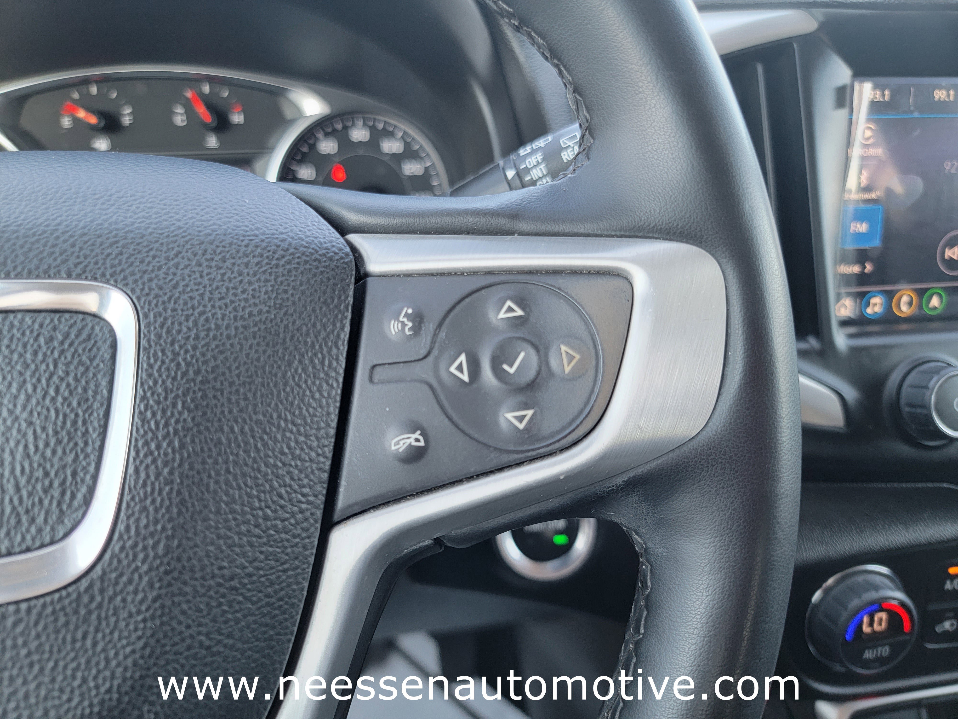 Used 2024 GMC Terrain SLT w/ Infotainment Package II image 20