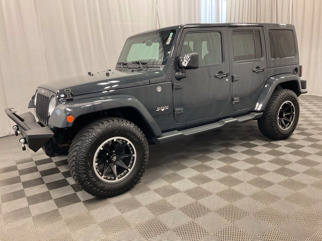 Used 2016 Jeep Wrangler Unlimited Sahara w/ Connectivity Group AWD/4WD image 10