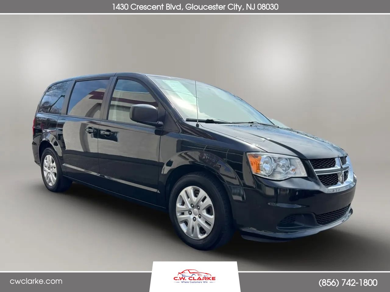 Used 2018 Dodge Grand Caravan SE w/ UConnect Hands-Free Group image 4