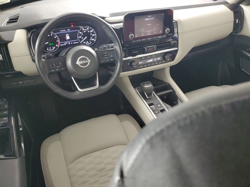 Used 2022 Nissan Pathfinder SV image 16