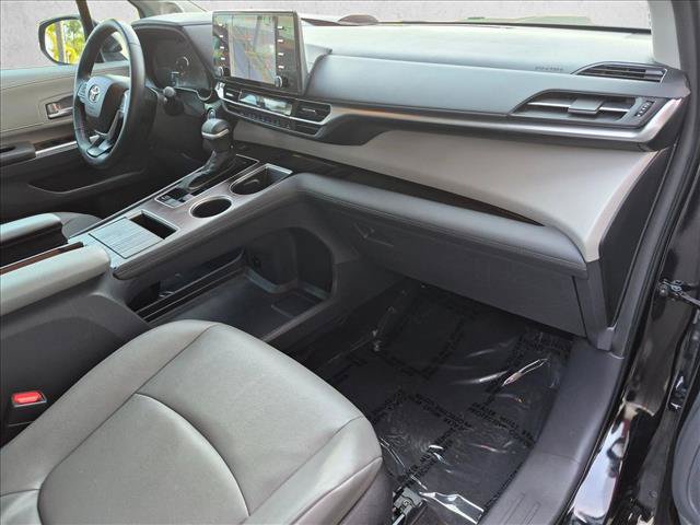 Certified 2023 Toyota Sienna XLE w/ XLE Plus Package FWD image 21