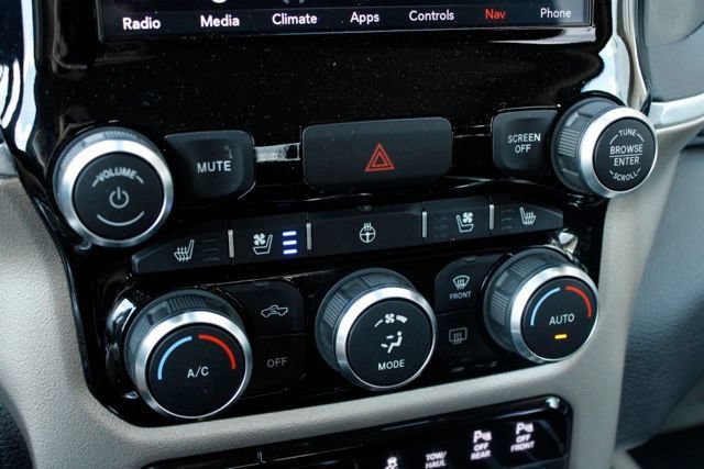 Used 2019 RAM 1500 Laramie AWD/4WD image 26