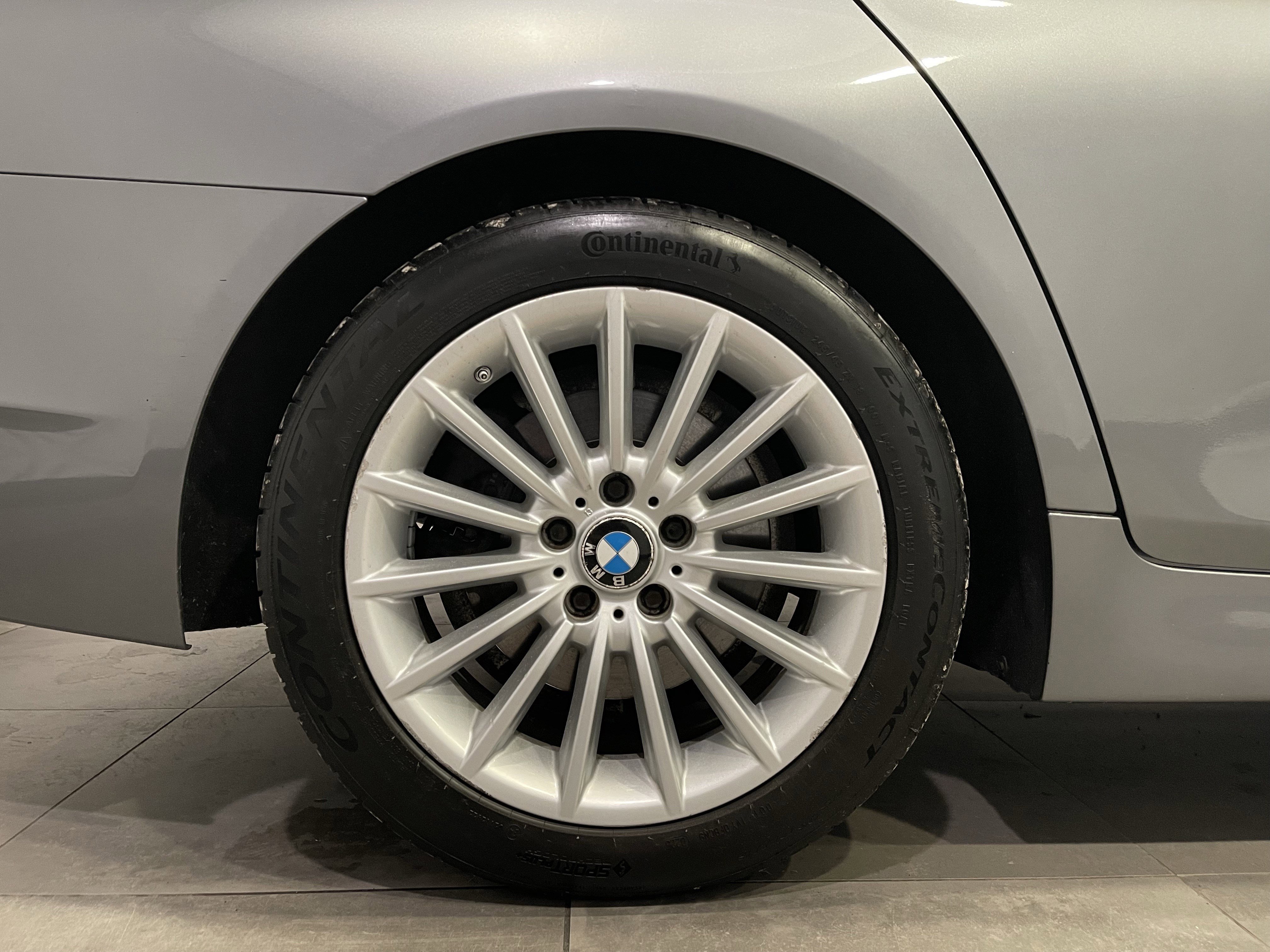 Used 2012 BMW 535i xDrive Sedan AWD/4WD image 9