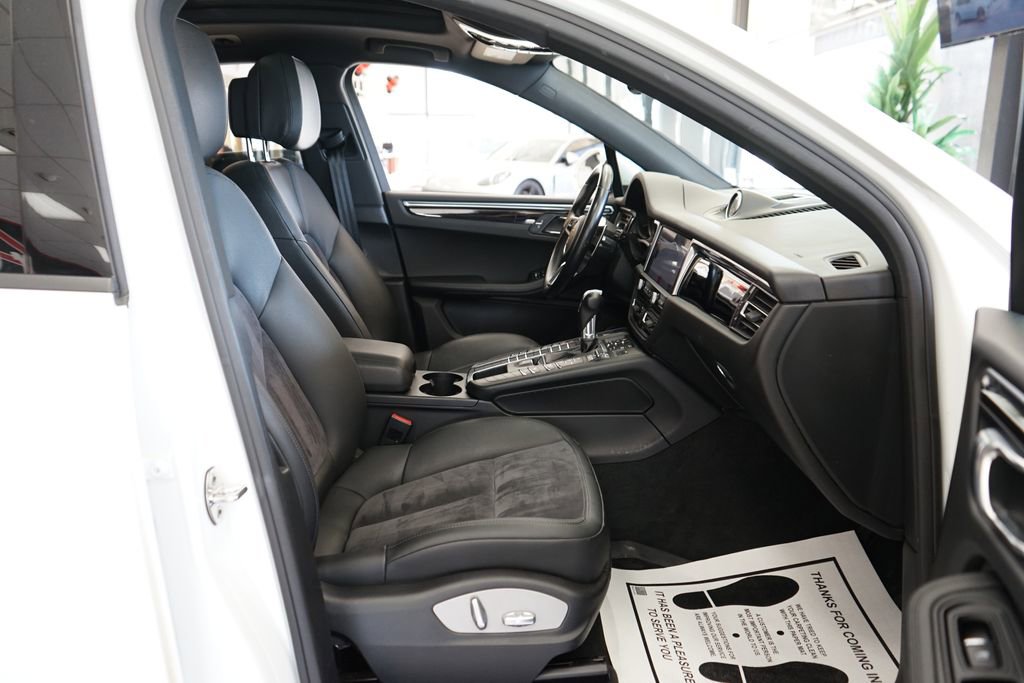 Used 2019 Porsche Macan image 46