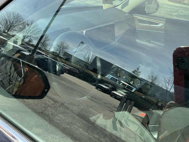 Used 2025 Volkswagen Atlas SE image 24