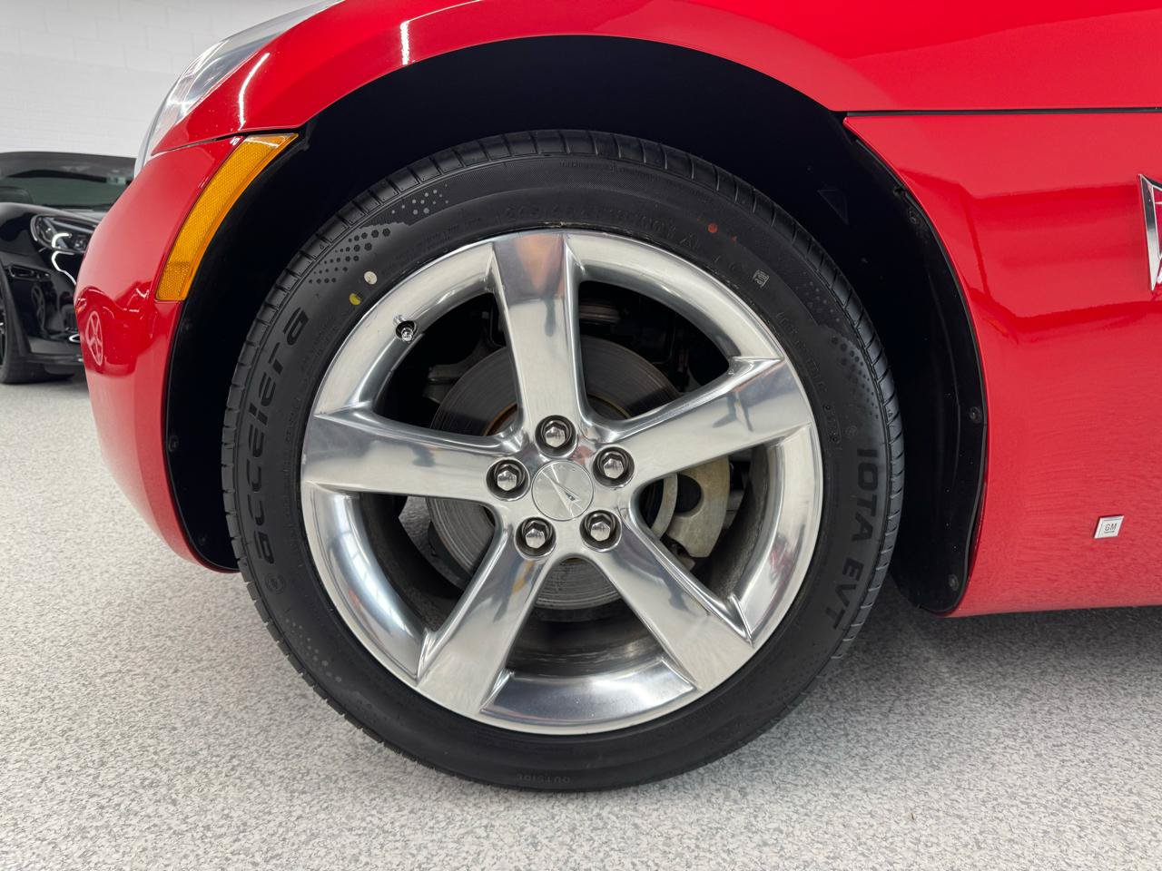 Used 2007 Pontiac Solstice Convertible w/ Premium Package RWD image 31