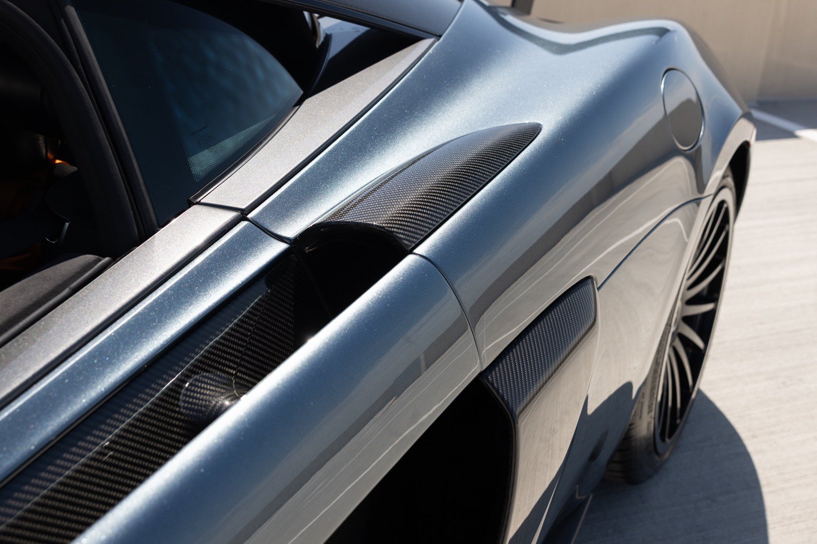 Used 2020 McLaren 620R RWD image 20