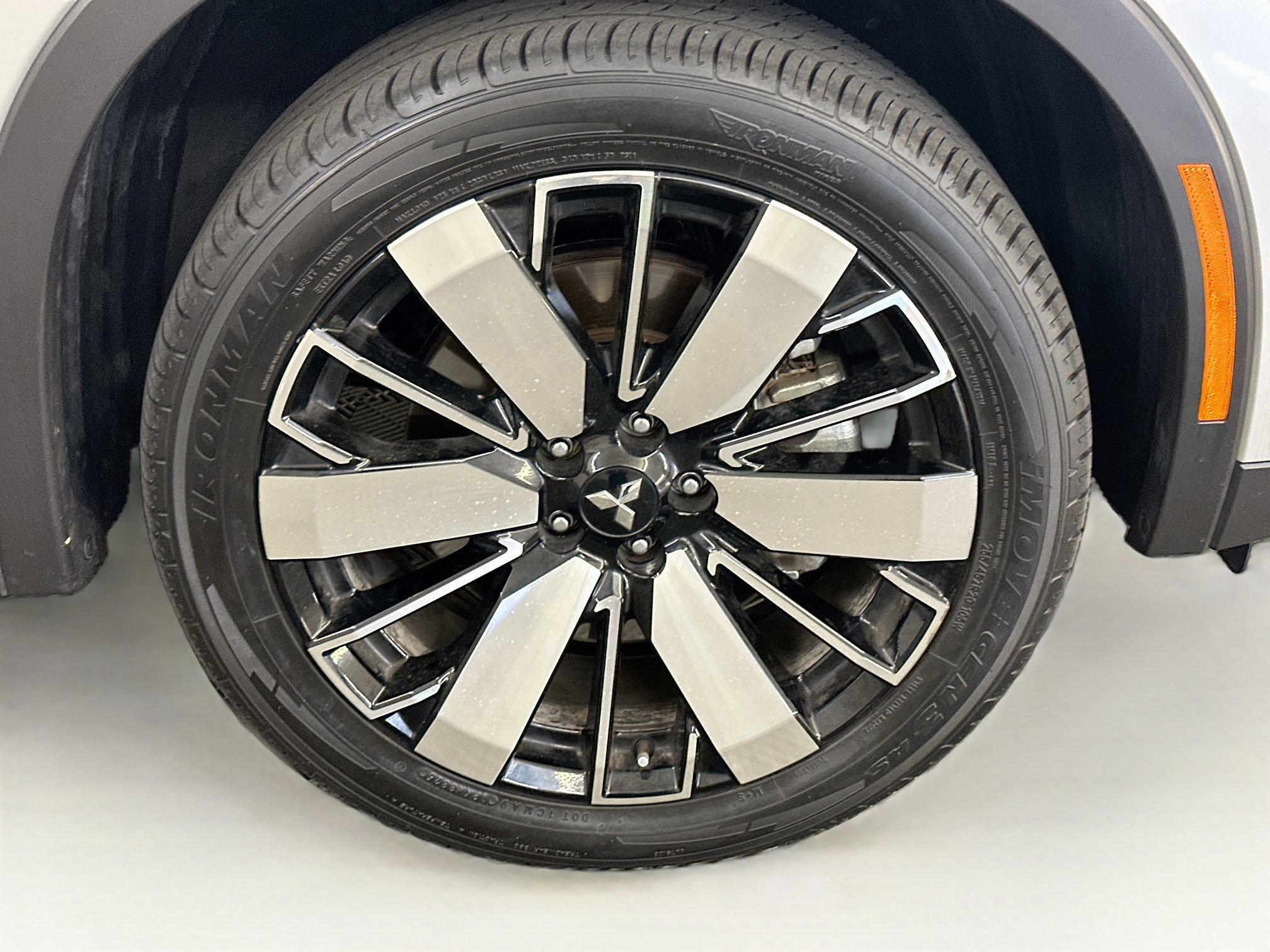Used 2025 Mitsubishi Outlander SE AWD/4WD image 11