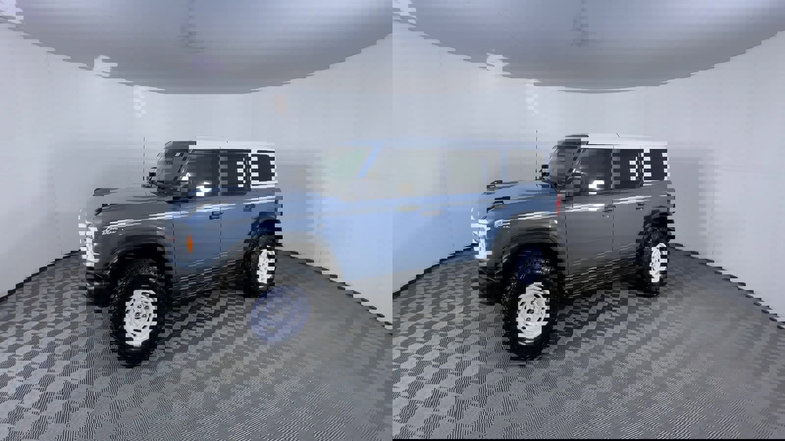 Used 2025 Ford Bronco Heritage Edition image 4