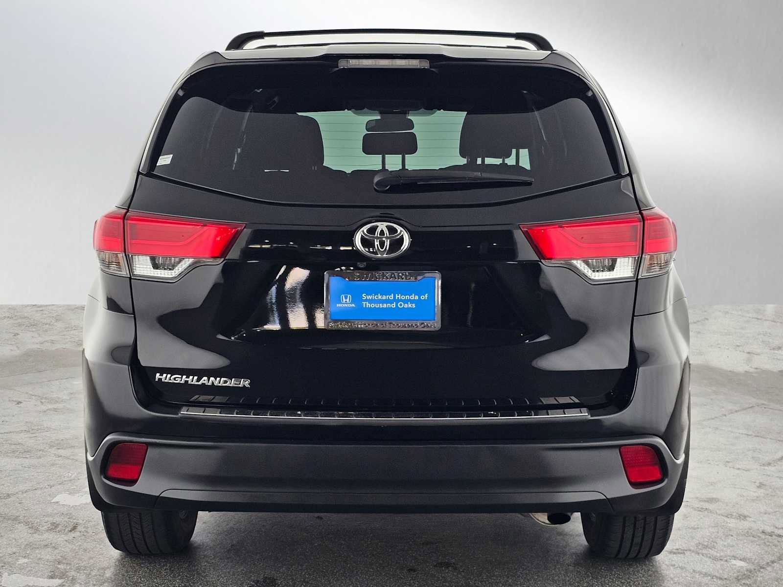 Used 2019 Toyota Highlander LE FWD image 4