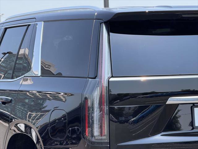 Used 2026 Cadillac Escalade Luxury w/ Touring Package AWD/4WD image 13