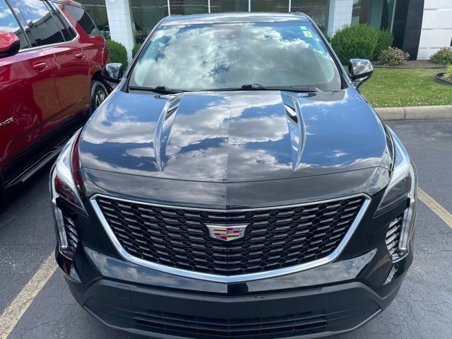 Used 2020 Cadillac XT4 Luxury w/ Cold Weather Package AWD/4WD image 2