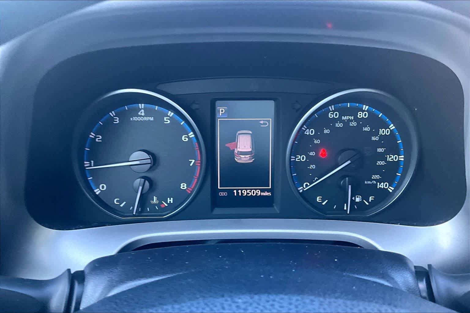 Used 2018 Toyota RAV4 LE FWD image 26
