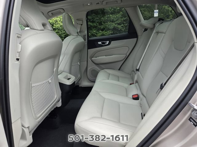 Used 2024 Volvo XC60 B5 Core AWD/4WD image 11