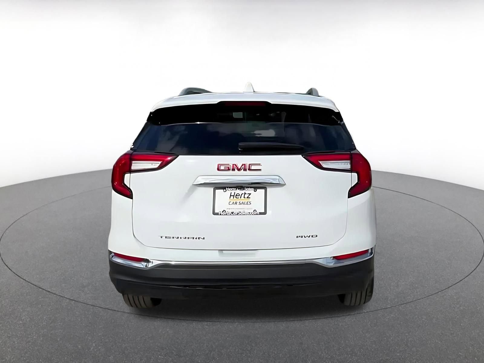 Used 2024 GMC Terrain SLT AWD/4WD image 12
