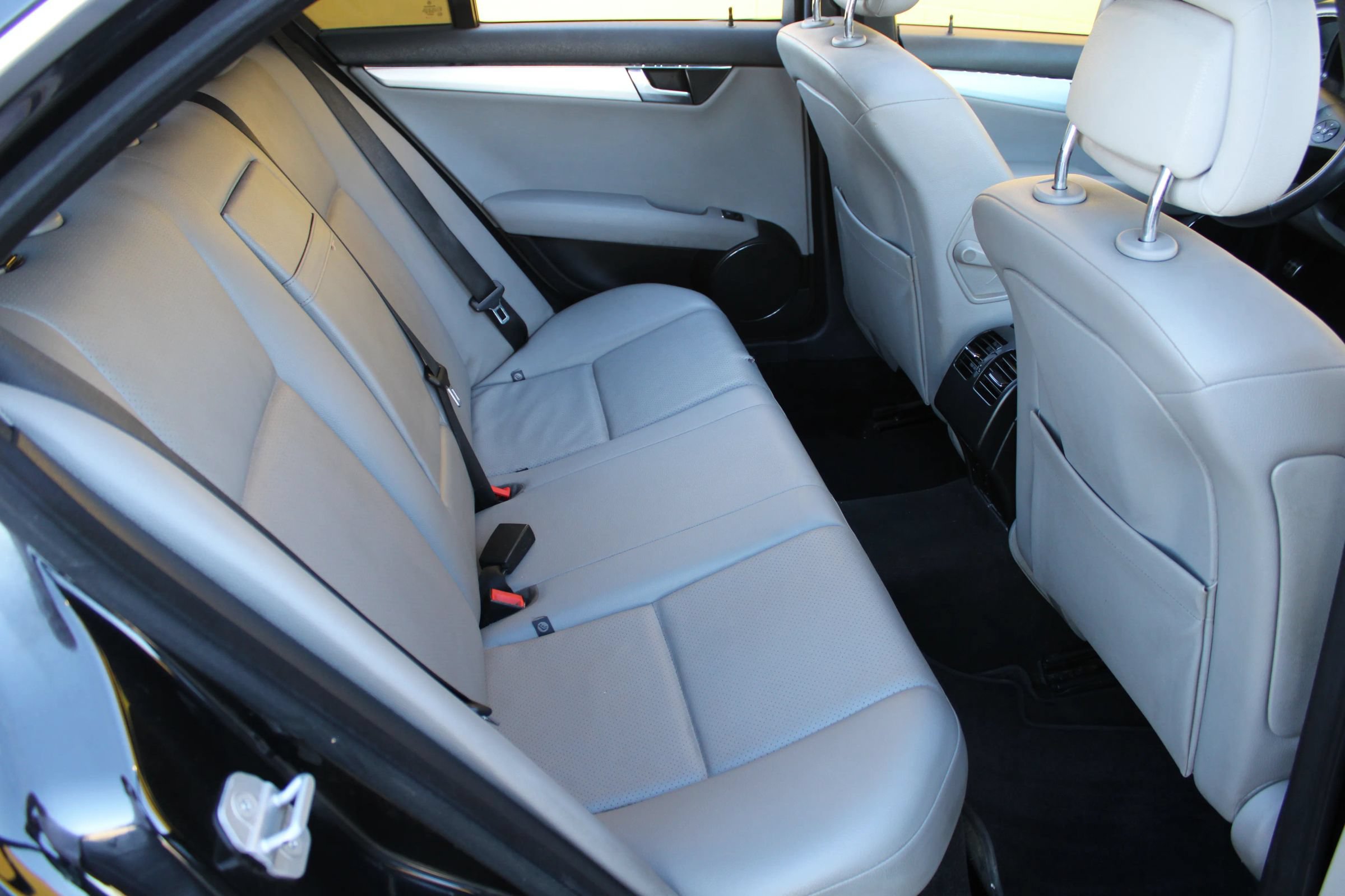 Used 2008 Mercedes-Benz C 300 Sedan image 29