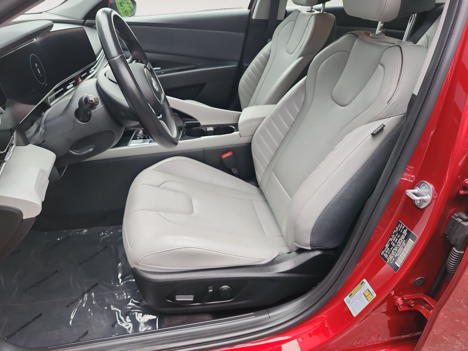 Used 2023 Hyundai Elantra Limited FWD image 9