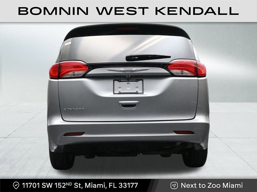 Used 2020 Chrysler Voyager Lxi image 23