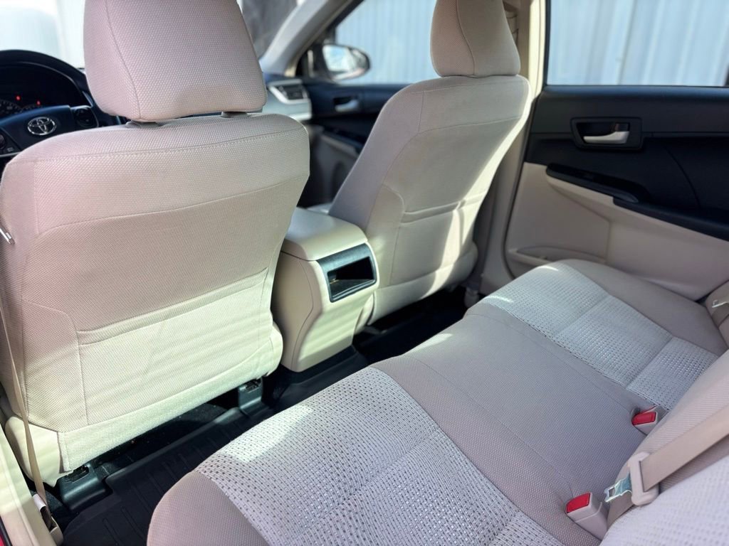 Used 2013 Toyota Camry L image 18
